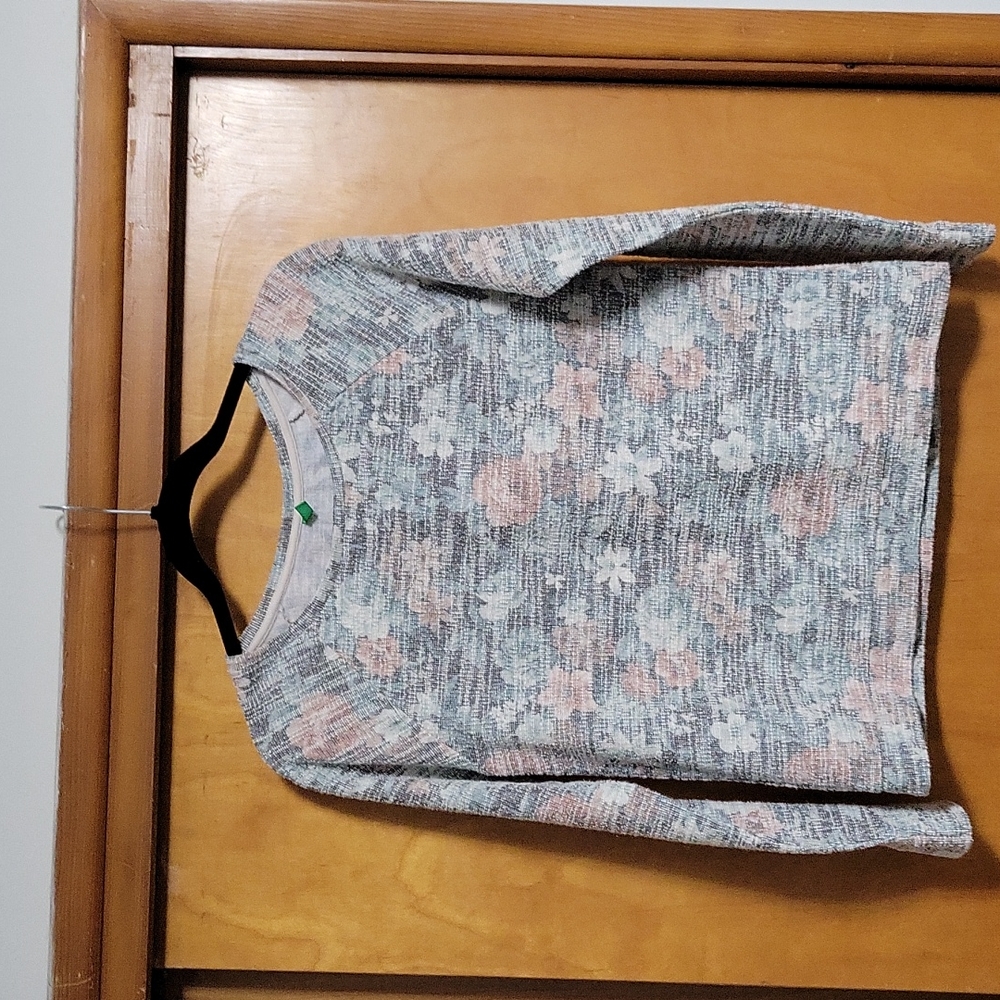 LAST CHANCE...United Colors of Benneton Floral sweater